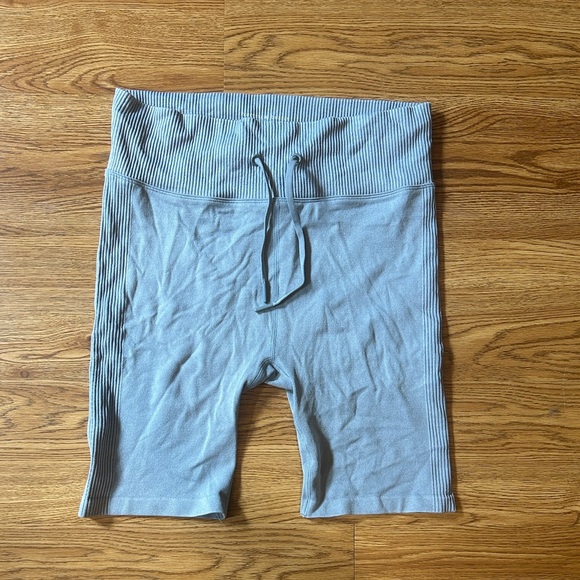 Women's Light Gray Ribbed Bike Shorts - Picture 1 of 3